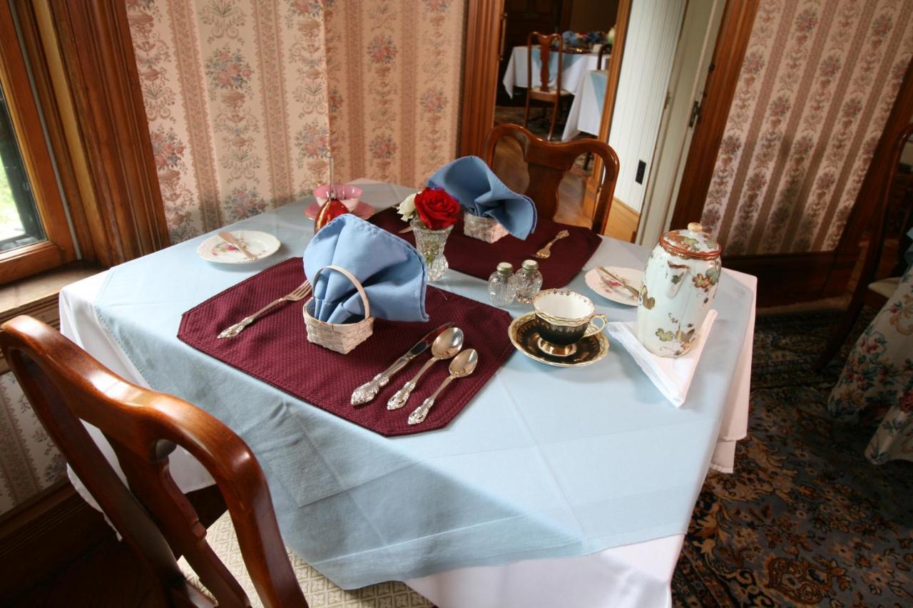 The Governor'S Inn Ludlow Esterno foto